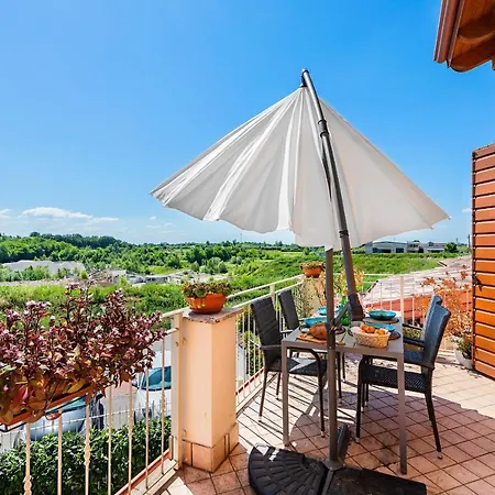 Anfitrite Apartment *